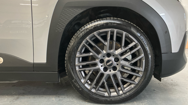 MINI Aceman 135kW E Classic 43kWh 5dr Auto Electric Hatchback